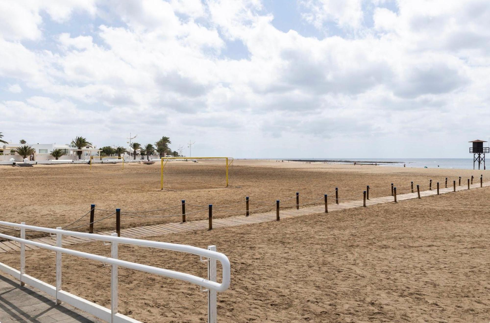 Habitaciones Privadas Cerca De La Playa Y Aeropuerto En Casa Compartida Con Otros Huespedes Плайя-Онда Экстерьер фото
